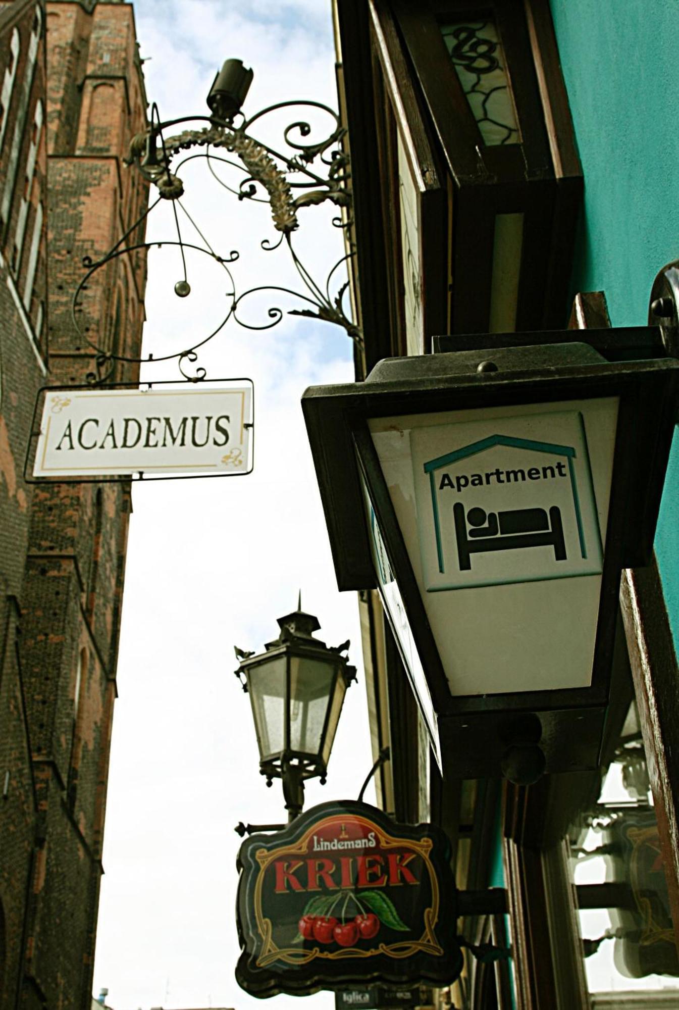 Academus Pub & Guest House Wrocław Exterior foto