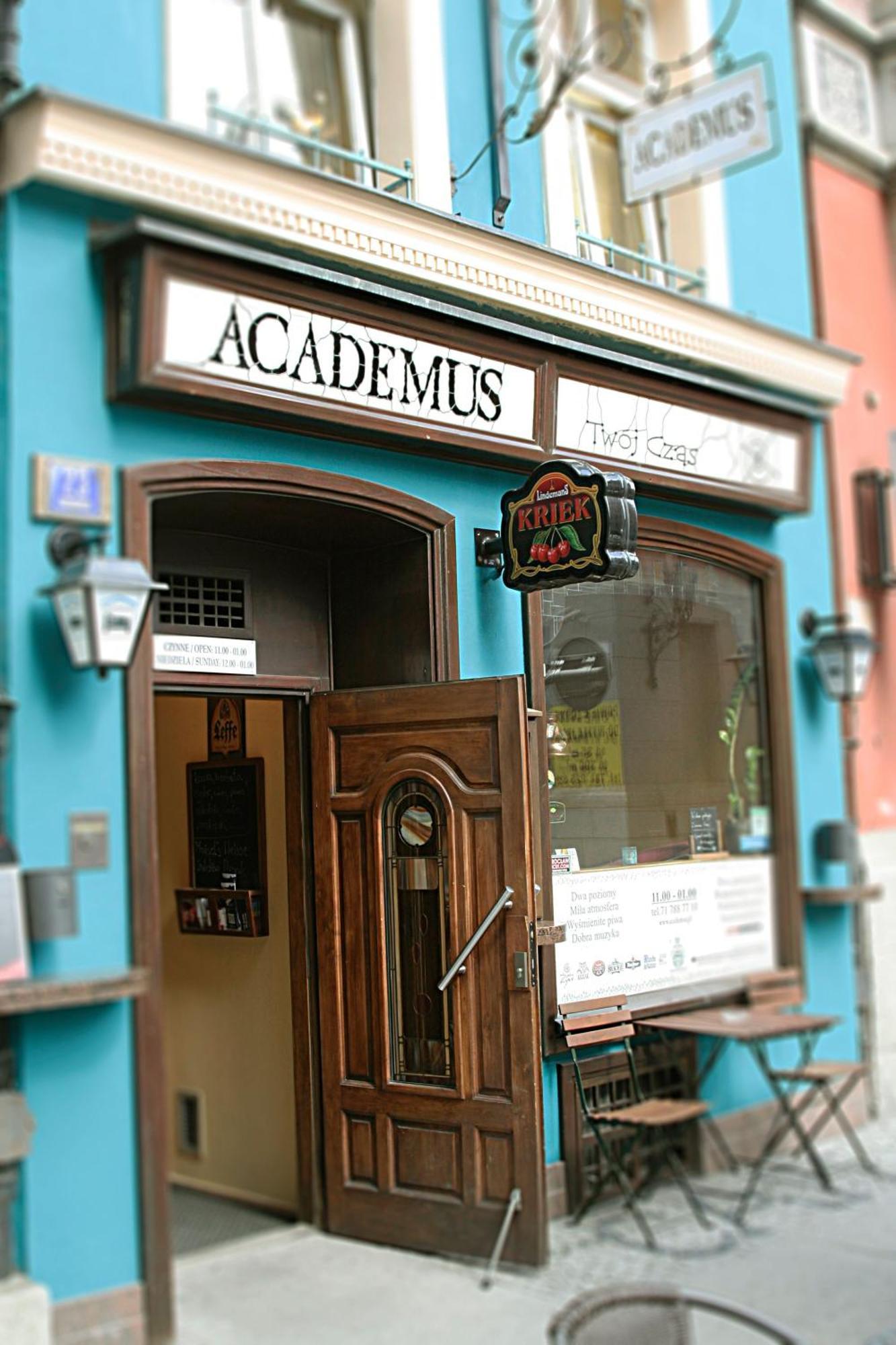 Academus Pub & Guest House Wrocław Exterior foto