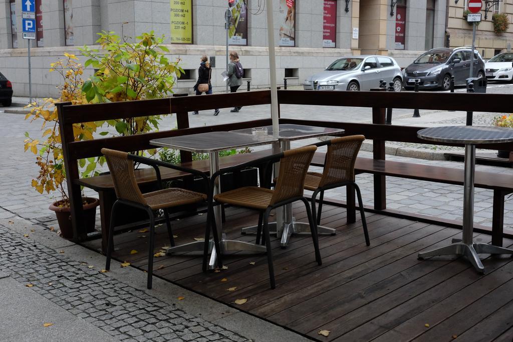 Academus Pub & Guest House Wrocław Exterior foto